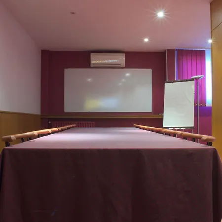 מלון Inter-hotel Toulouse Aeroport 3*